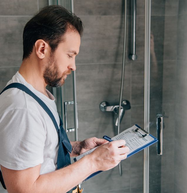 Hilfe vom Handwerker bei der Planung des Dampfbades