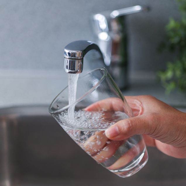 Leitungswasser aus dem Wasserhahn