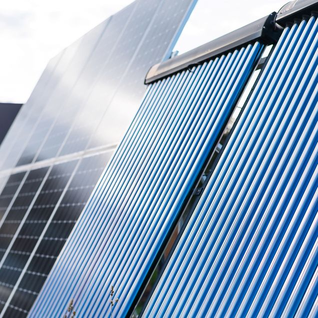 Solar- und Wasserpaneele