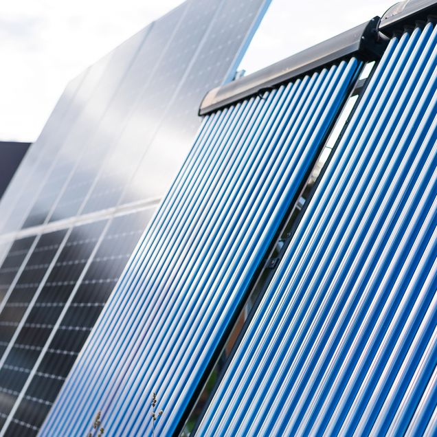 Solar- und Wasserpaneele