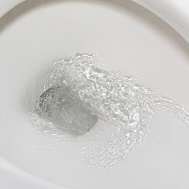 Spühlwasser in Toilette