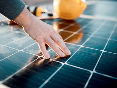 Solarpaneele am Bau