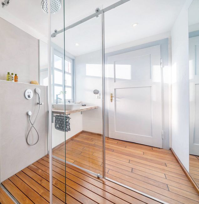 Modernes Badezimmer im Altbau