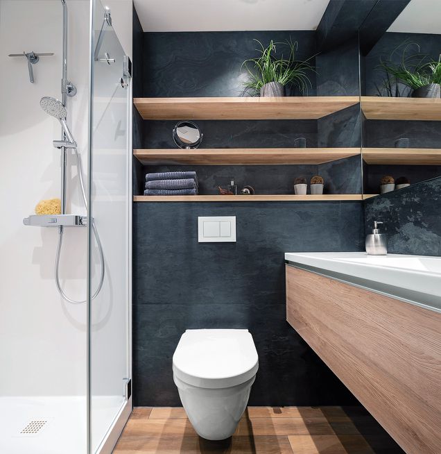 Duschbad in raumsparendem Design von Die Badgestalter