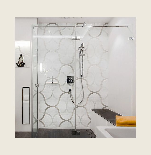 Kleine Fliesen als Mosaik