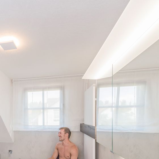 Deckenbeleuchtung im Badezimmer