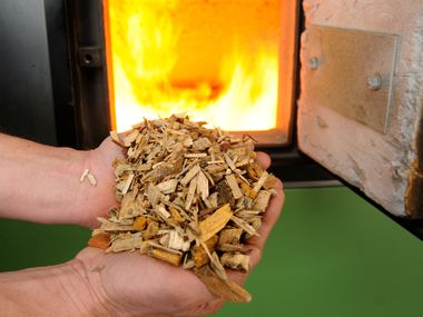 Heizen mit Holzschnitzeln