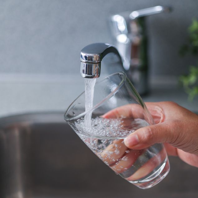 Leitungswasser aus dem Wasserhahn